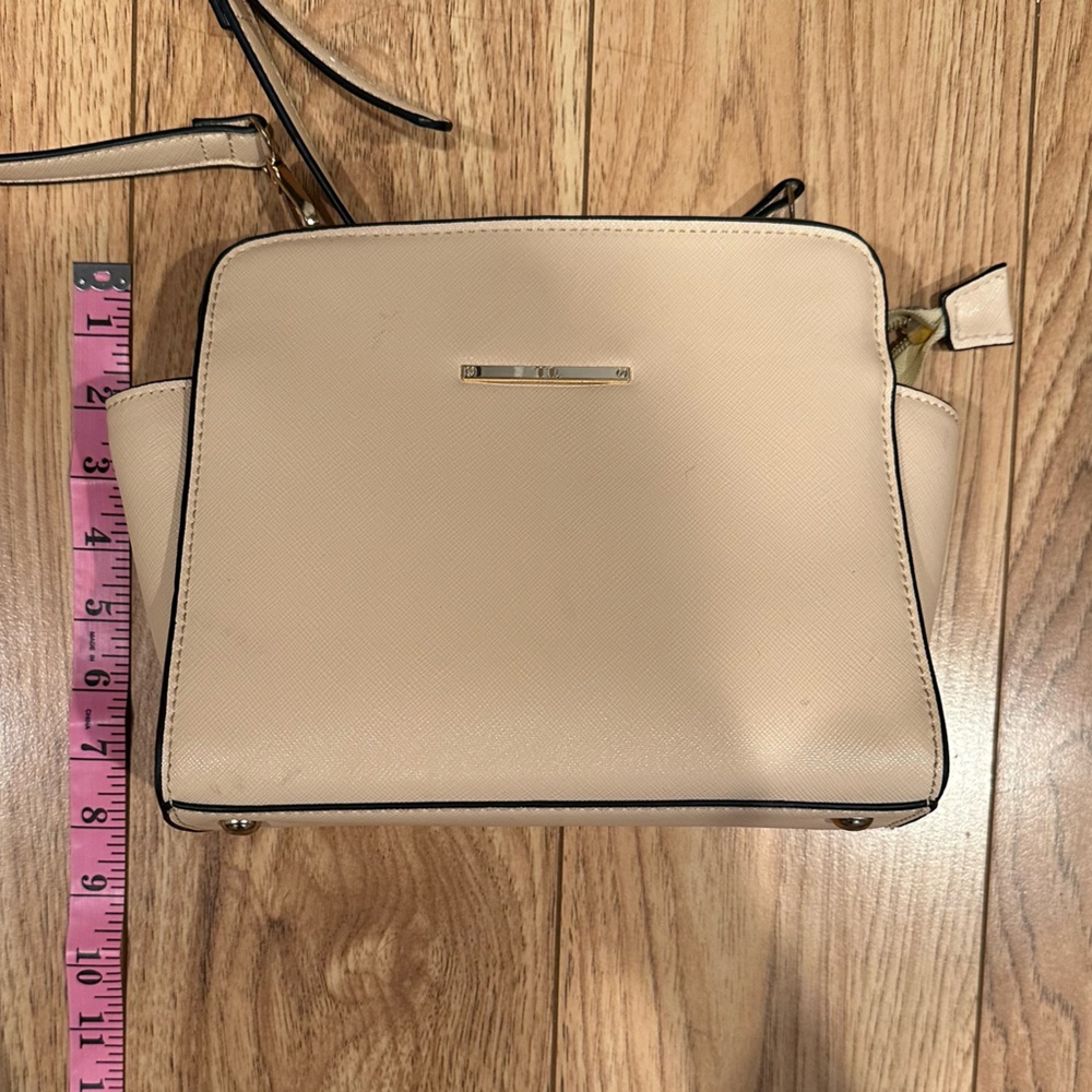 Structured cream yellow crossbody purse